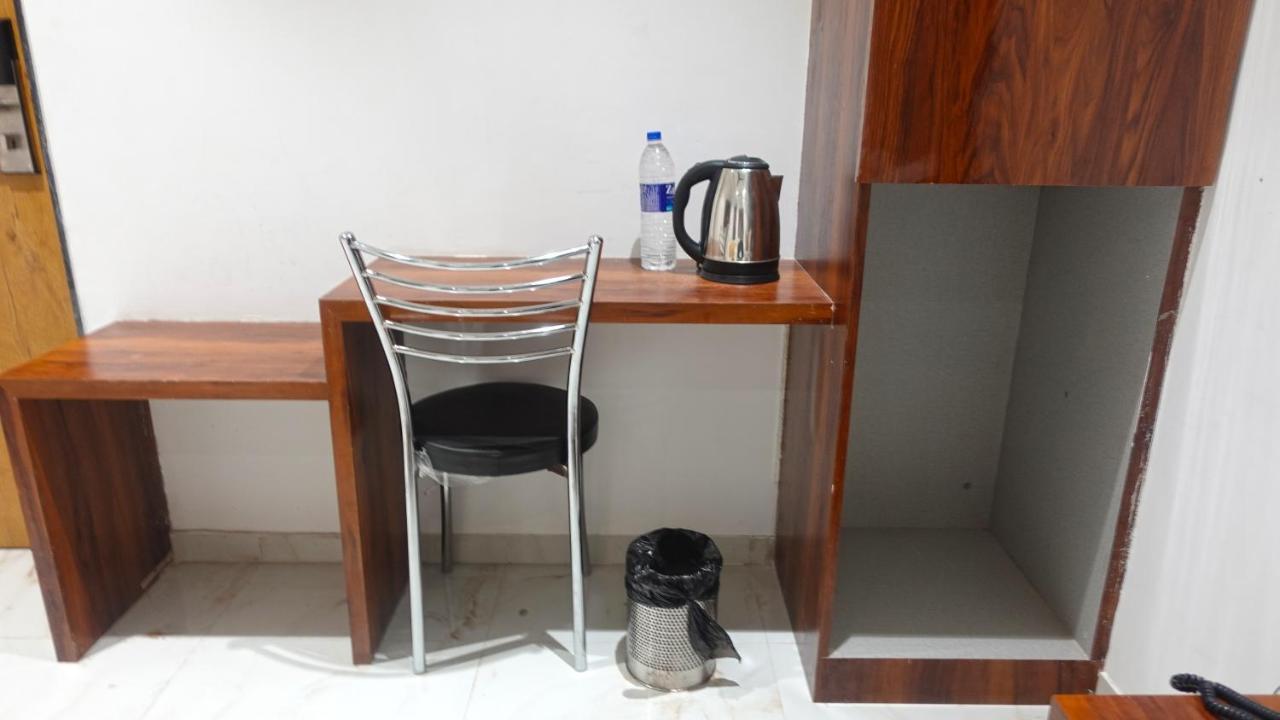 Hotel Palms Residency, Chembur מומביי מראה חיצוני תמונה